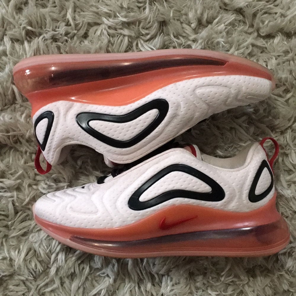 Wmns Nike Air Max 720 size 7.5